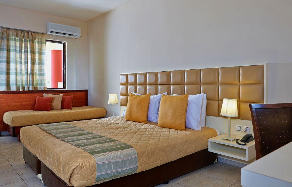 St Constantin Hotell Goúves Eksteriør bilde