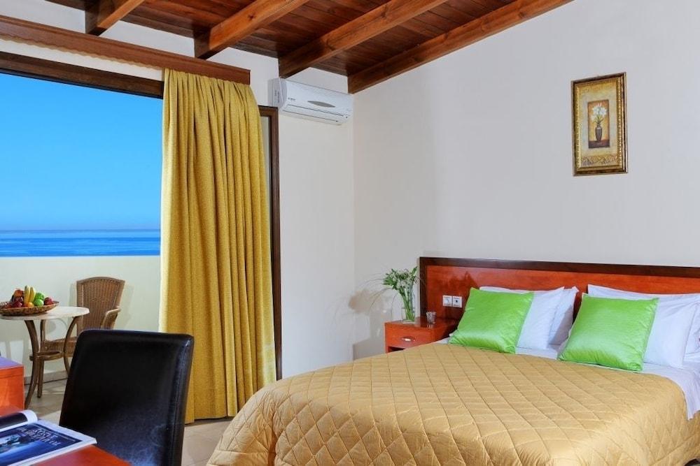 St Constantin Hotell Goúves Eksteriør bilde